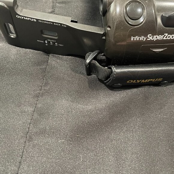 Olympus Infinity SuperZoom 330 35mm camera - Picture 3 of 7